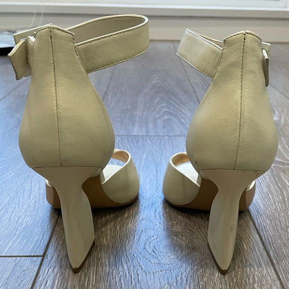 H by Halston heels with ankle strap - Picture 6 of 9